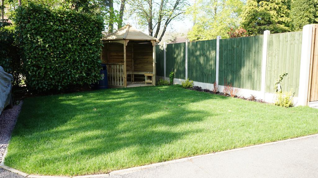 The Lawn Guest House Gatwick Horley Exterior photo